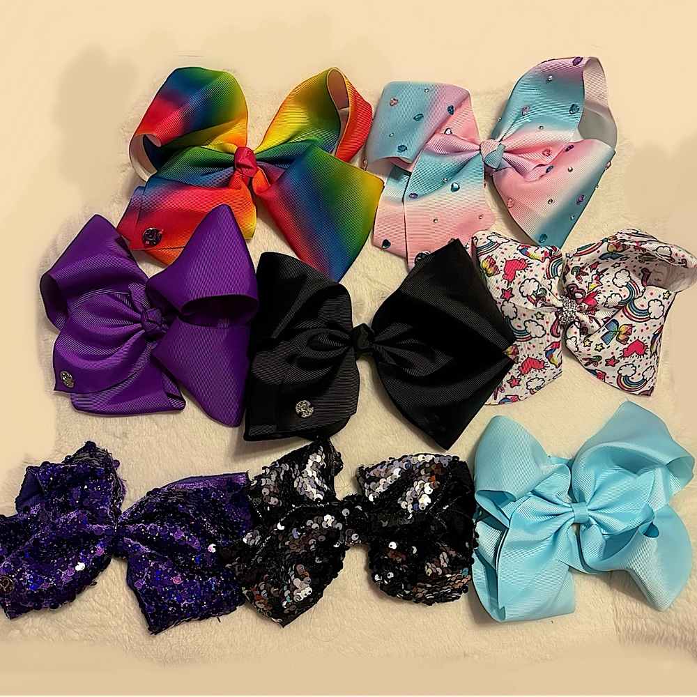 7 Official JoJo Siwa Hair Bows + 1 bonus unbranded bow